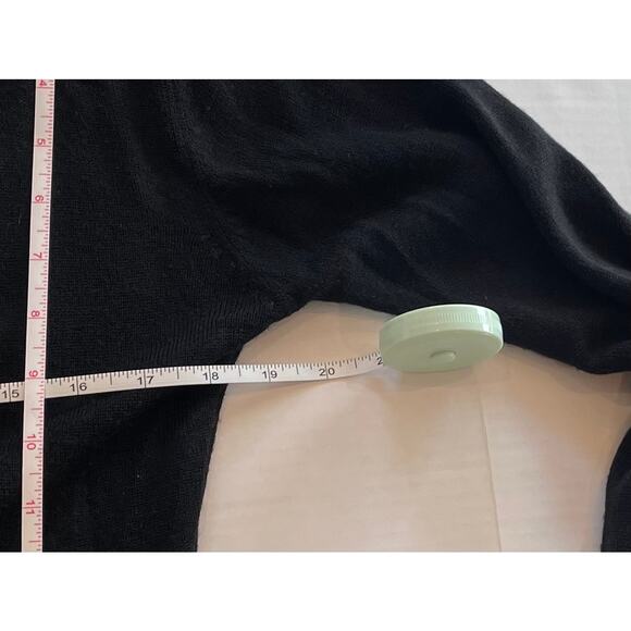 Carolyn Taylor Essentials Black V-Neck Cardigan with Faux Fur Collar, Size M - Picture 9 of 10